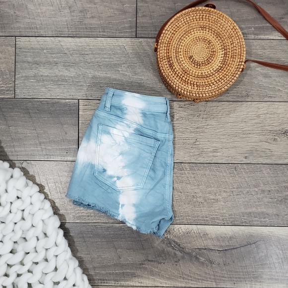 Blue & White Acid Wash Frayed Stretch Jean Shorts - Picture 3 of 5